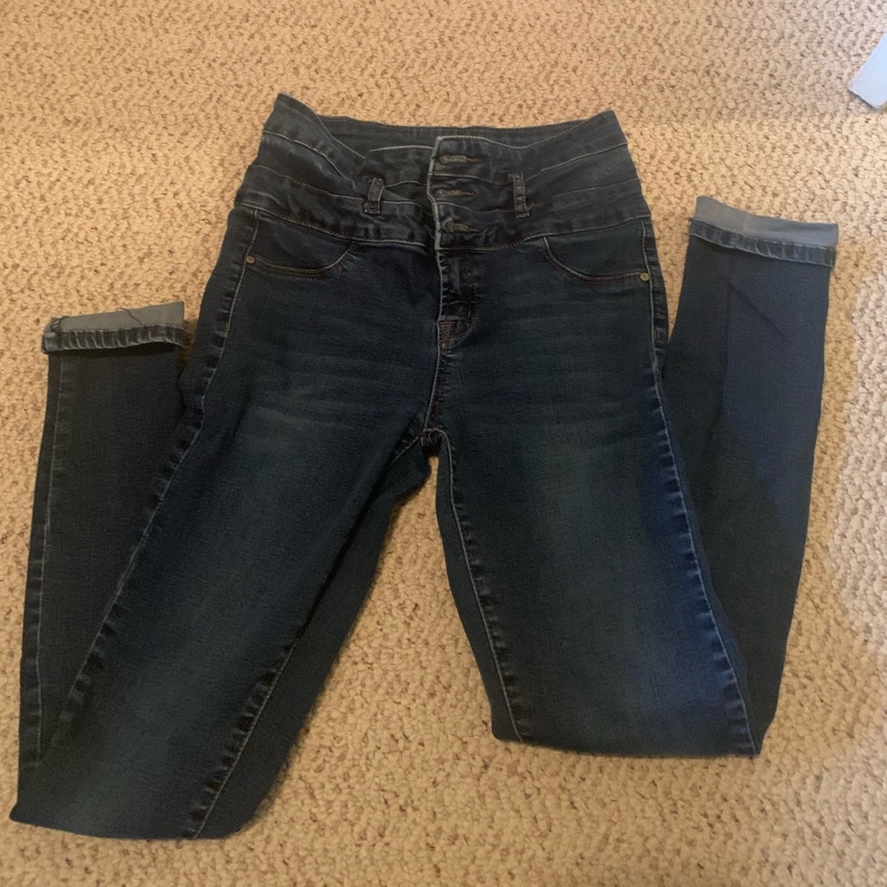 Juniors Refuge Jeans
